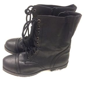 NEW✨ COMBAT INSPIRED BOOTS✨